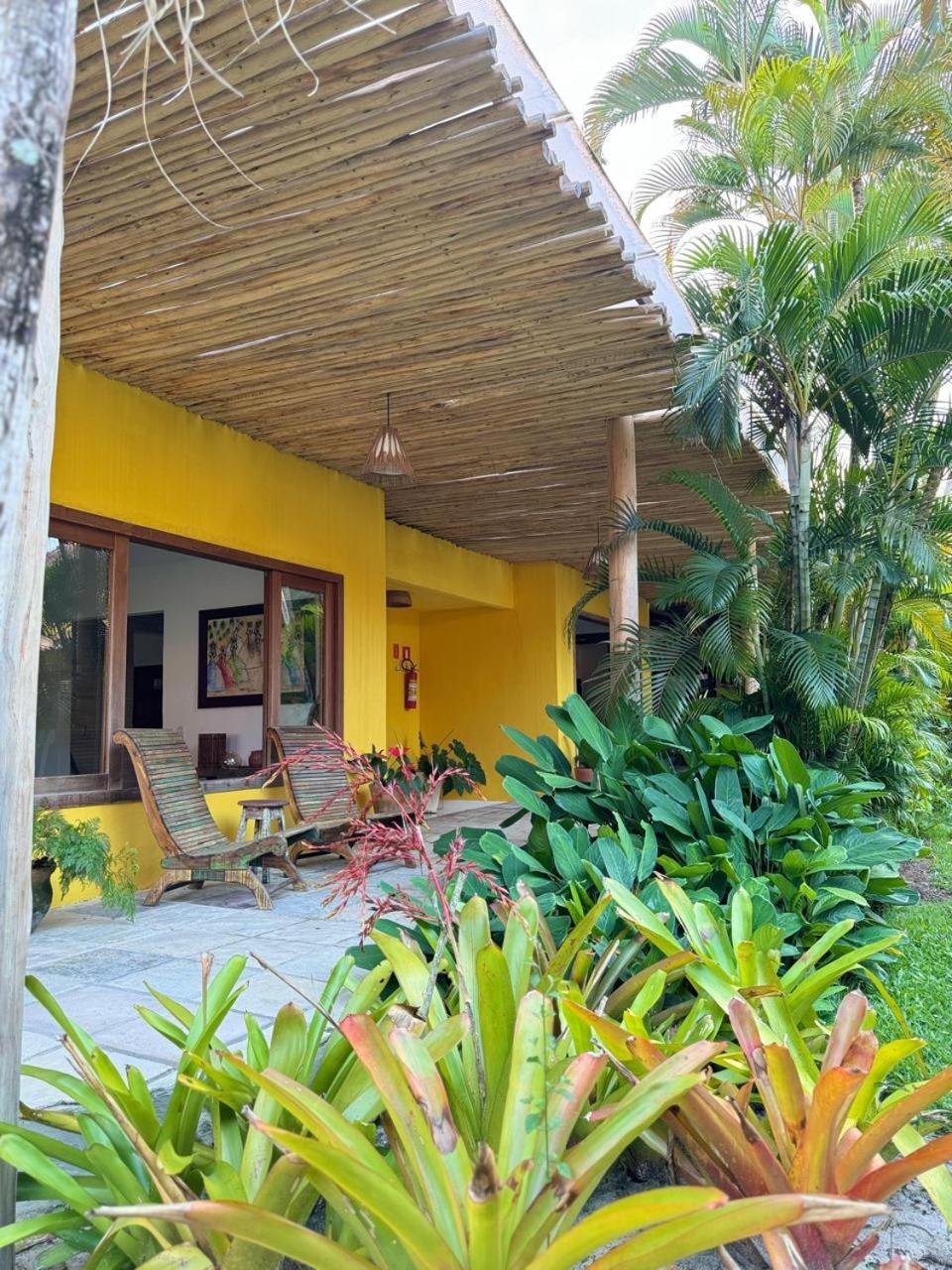 Suíte com Vista para a Piscina